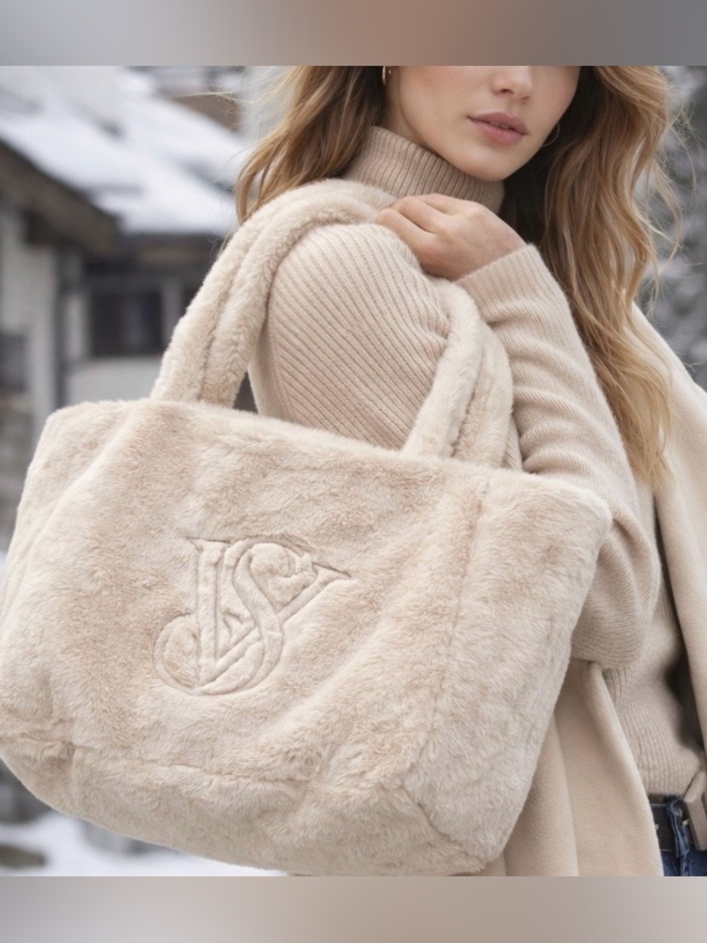 VS Shearling Faux-Fur Tote Bag 🤍